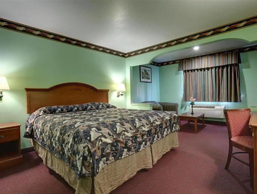 America'S Best Value Inn & Suites - Rosenberg/Houston Exterior foto