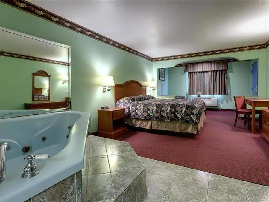 America'S Best Value Inn & Suites - Rosenberg/Houston Exterior foto